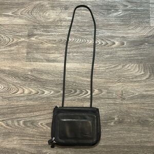 FOSSIL Black Smooth Soft Leather Crossbody Bag Handbag Purse Neutral Classic